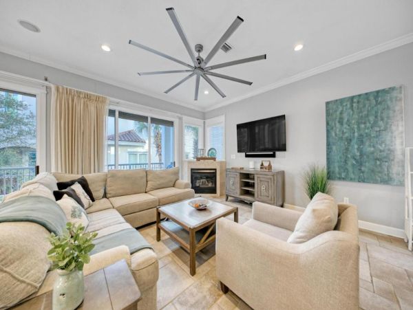 Gorgeous Home with 4 Bedrooms & Private Pool