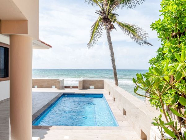 Oceanfront Luxury Vacation Villa in Playa del Carmen 8 Guests