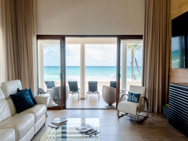 Oceanfront Luxury Vacation Villa in Playa del Carmen 8 Guests