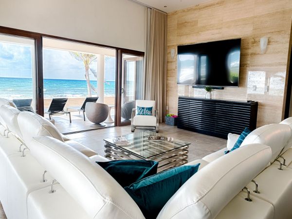 Oceanfront Luxury Vacation Villa in Playa del Carmen 8 Guests