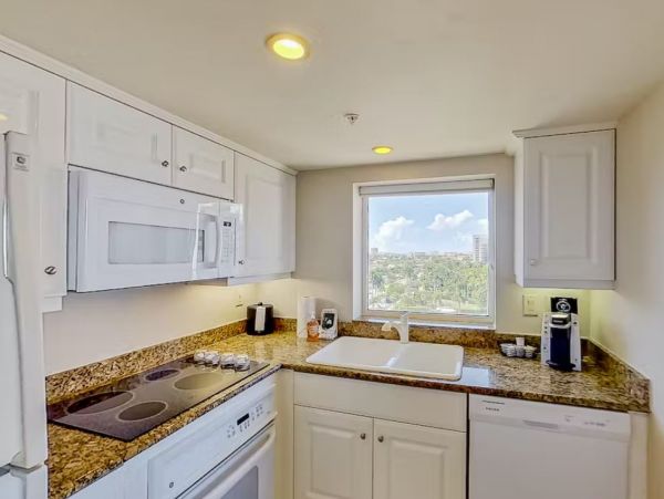 Oceanfront Vacation Condo in Marco Island Sleeps 6