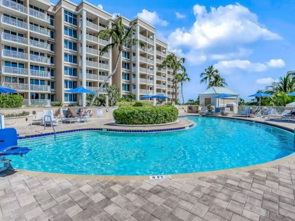 Oceanfront Vacation Condo in Marco Island Sleeps 6