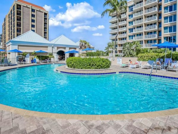 Oceanfront Vacation Condo in Marco Island Sleeps 6