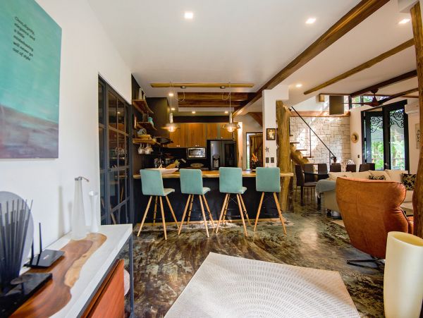 Gorgeous 4 Bedroom Villa in Barrio El Invu