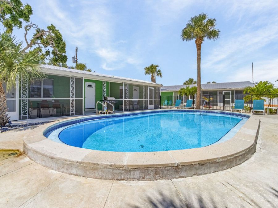 Fort Myers Beach Vacation Rental Renovated Florida Gulf Coast Villas with Pool