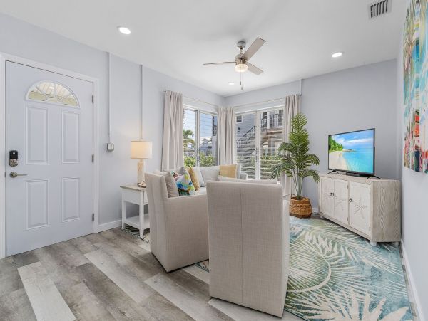 Fort Myers Beach Vacation Rental Renovated Florida Gulf Coast Villas with Pool