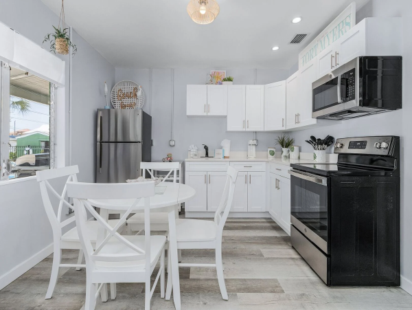 Two Bedroom Coastal Retreat in Fort Myers Beach