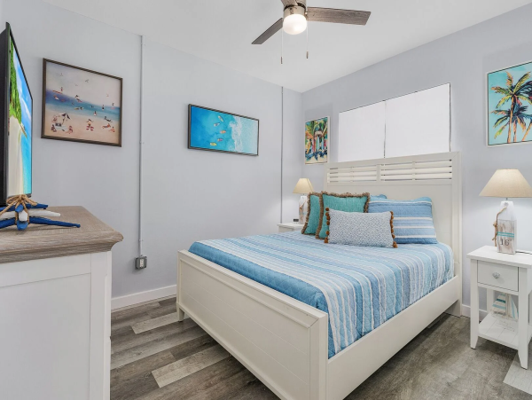 Two Bedroom Coastal Retreat in Fort Myers Beach