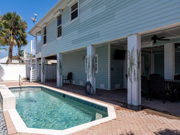 Your Tropical Oasis at the North End of the Island