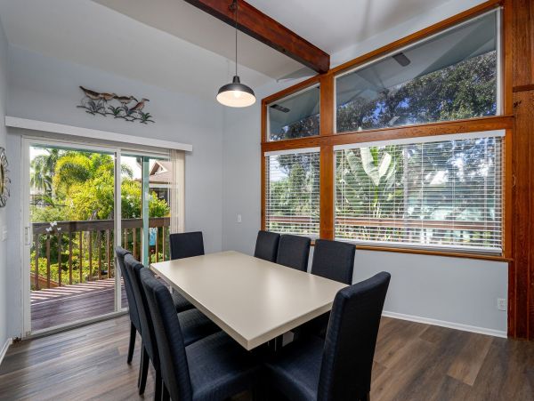 Newly Renovated Four Bedroom Home Short Walk to Beach