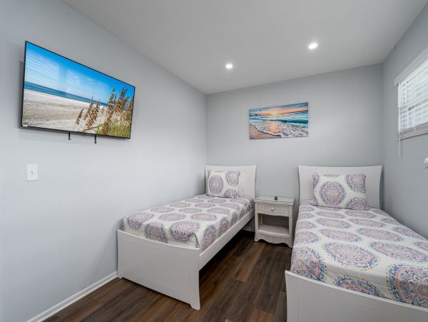 Newly Renovated Four Bedroom Home Short Walk to Beach