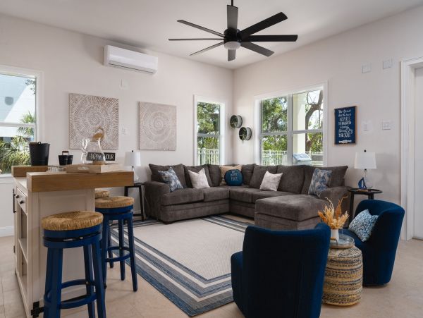 Fort Myers Vacation Home Five Bedroom Walk to Beach