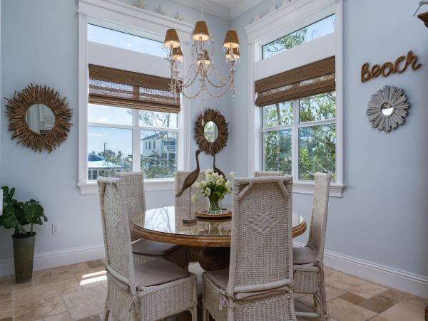 Fort Myers Vacation Home Five Bedroom Walk to Beach