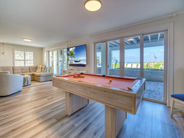 Indian Rocks Beach Beach House Pool, Hot Tub, Main House Guest Cottage