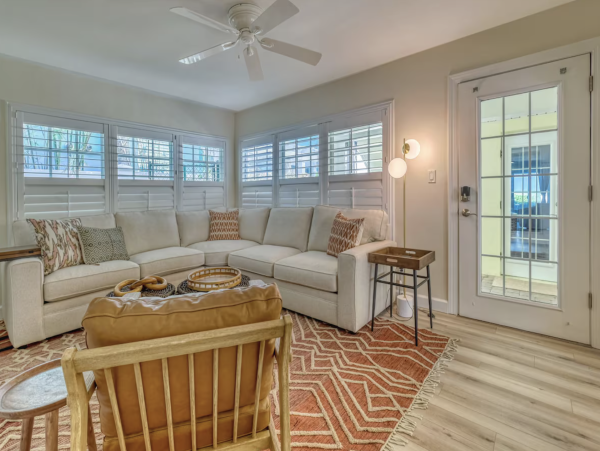Indian Rocks Beach Beach House Pool, Hot Tub, Main House Guest Cottage