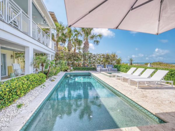 Indian Rocks Beach Beach House Pool, Hot Tub, Main House Guest Cottage