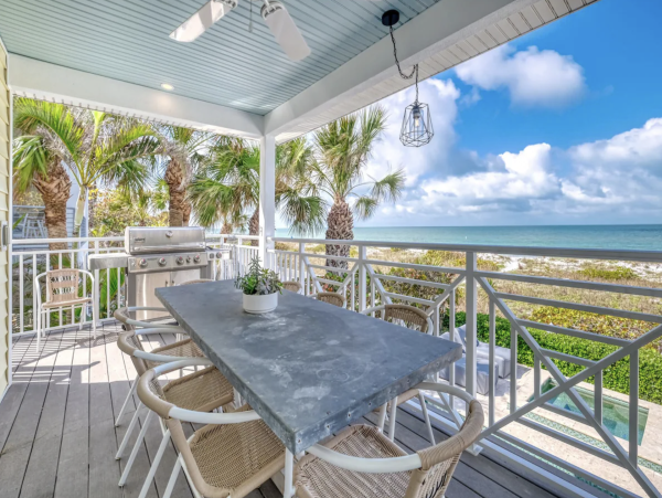 Indian Rocks Beach Beach House Pool, Hot Tub, Main House Guest Cottage