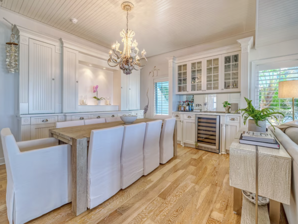 Indian Rocks Beach Beach House Pool, Hot Tub, Main House Guest Cottage