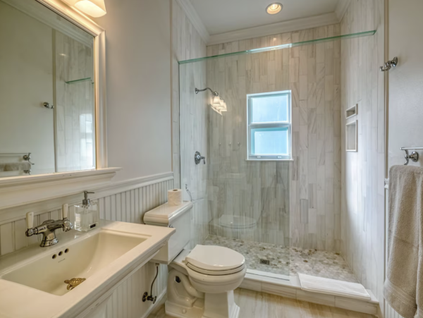 Indian Rocks Beach Beach House Pool, Hot Tub, Main House Guest Cottage