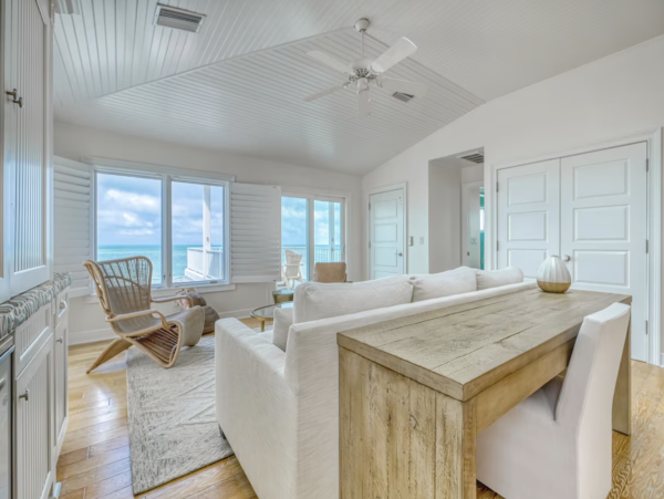 Indian Rocks Beach Beach House Pool, Hot Tub, Main House Guest Cottage