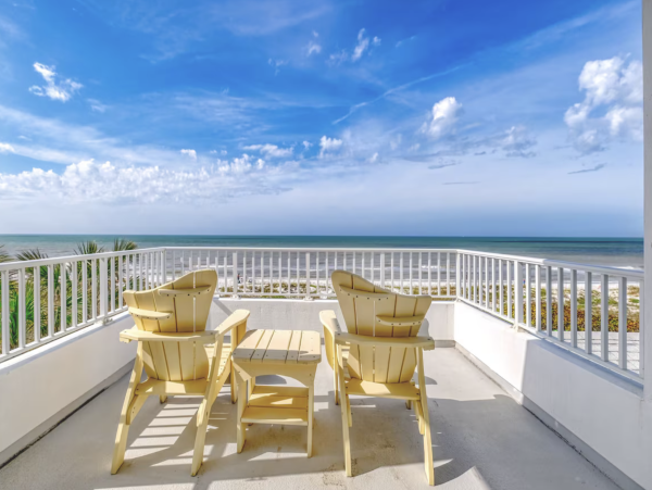 Indian Rocks Beach Beach House Pool, Hot Tub, Main House Guest Cottage