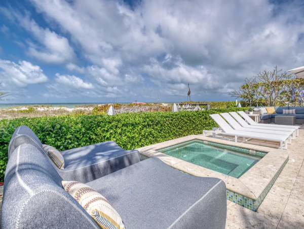 Indian Rocks Beach Beach House Pool, Hot Tub, Main House Guest Cottage
