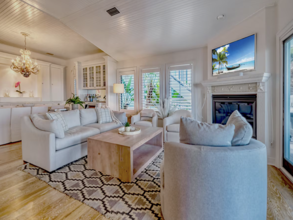 Indian Rocks Beach Beach House Pool, Hot Tub, Main House Guest Cottage