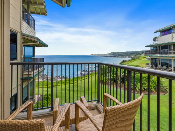Lovely Oceanfront 2 Bedroom Condo Sleeps 6