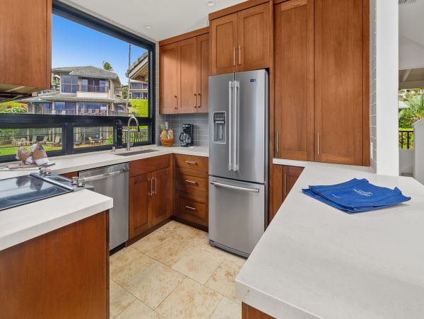 Lovely Oceanfront 2 Bedroom Condo Sleeps 6