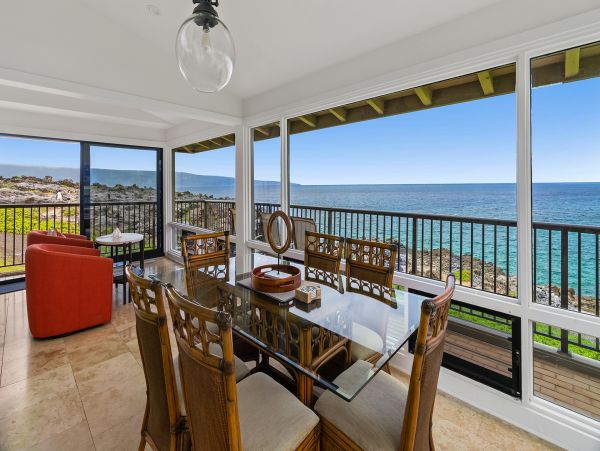 Lovely Oceanfront 2 Bedroom Condo Sleeps 6