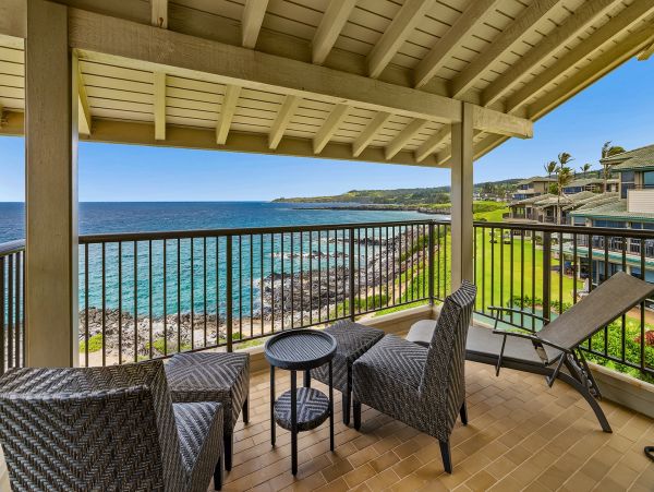 Lovely Oceanfront 2 Bedroom Condo Sleeps 6