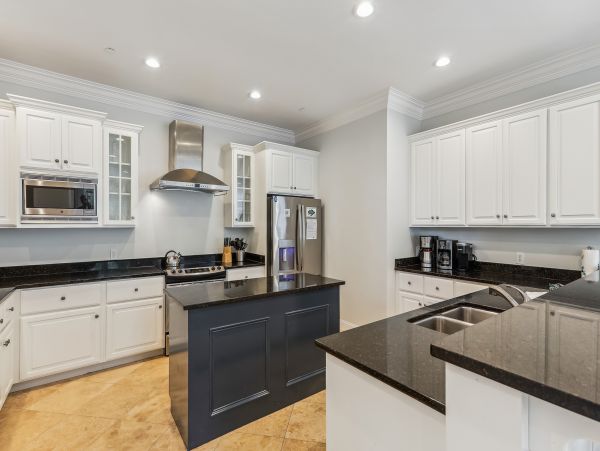 Seven Bedroom Luxury Two Minute Walk To Beach!!!