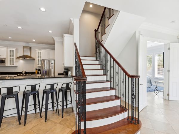 Seven Bedroom Luxury Two Minute Walk To Beach!!!