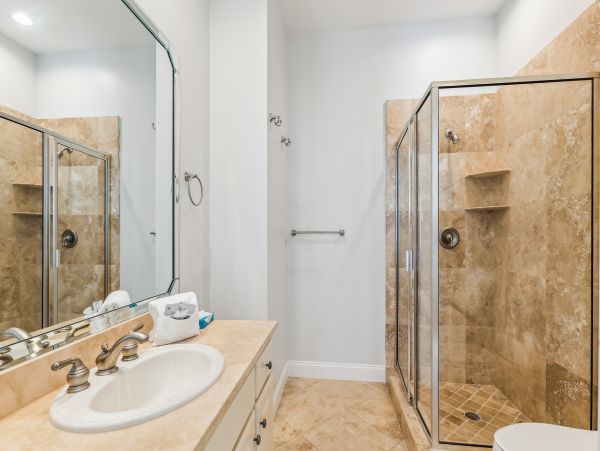 Seven Bedroom Luxury Two Minute Walk To Beach!!!
