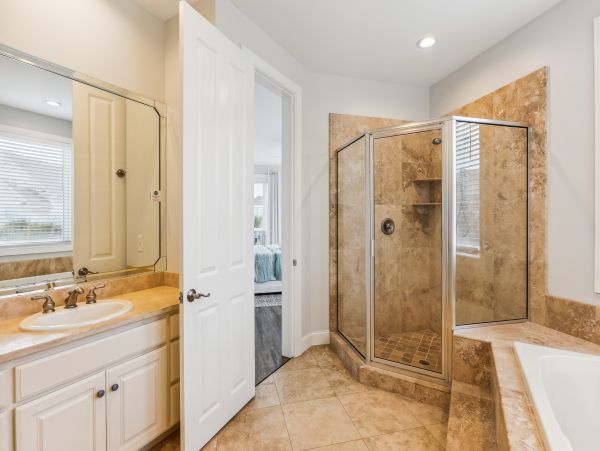 Seven Bedroom Luxury Two Minute Walk To Beach!!!