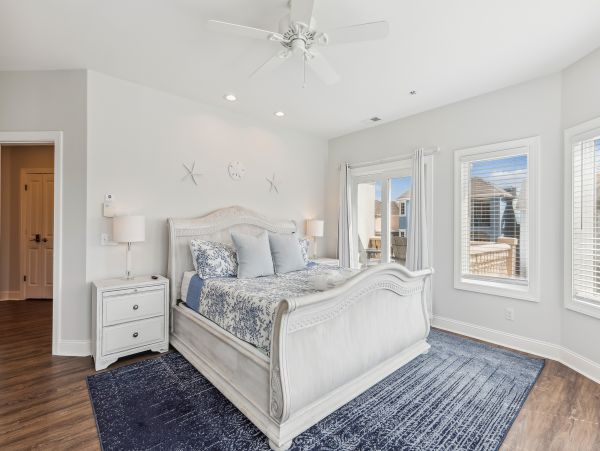 Seven Bedroom Luxury Two Minute Walk To Beach!!!