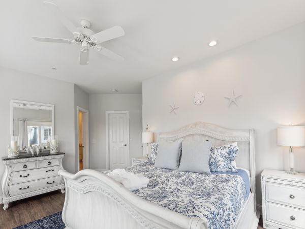 Seven Bedroom Luxury Two Minute Walk To Beach!!!