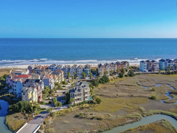 Seven Bedroom Luxury Two Minute Walk To Beach!!!