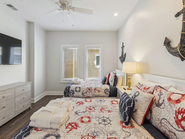 Seven Bedroom Luxury Two Minute Walk To Beach!!!
