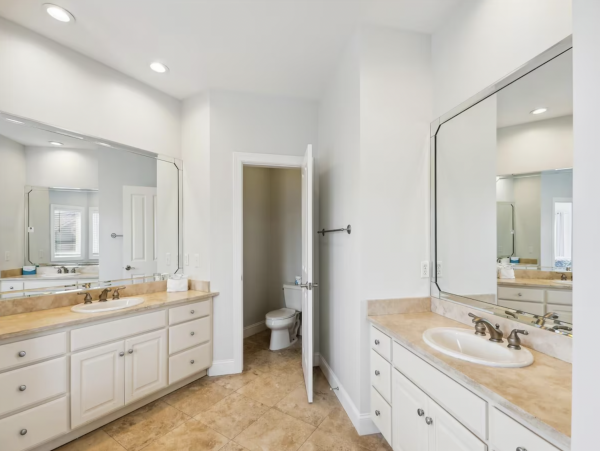 Seven Bedroom Luxury Two Minute Walk To Beach!!!