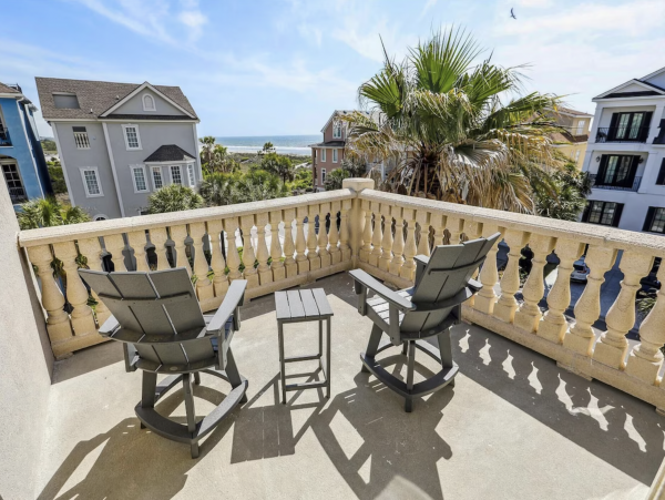 Seven Bedroom Luxury Two Minute Walk To Beach!!!