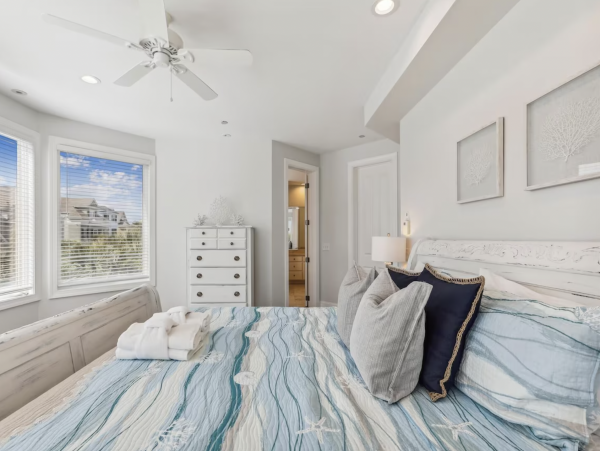 Seven Bedroom Luxury Two Minute Walk To Beach!!!