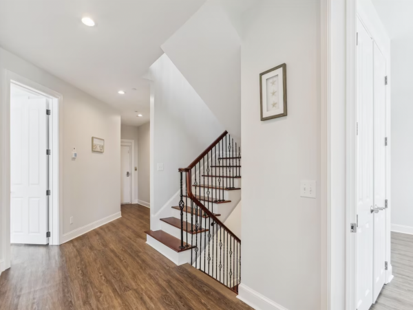 Seven Bedroom Luxury Two Minute Walk To Beach!!!