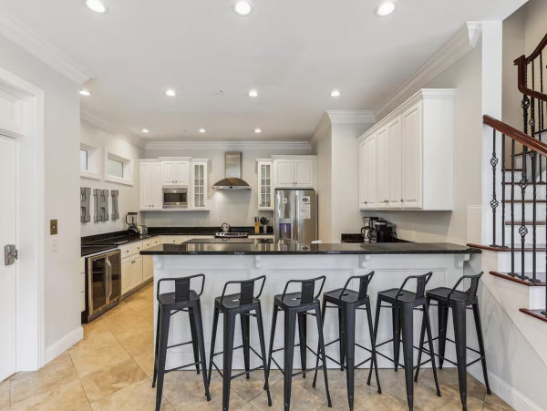 Seven Bedroom Luxury Two Minute Walk To Beach!!!