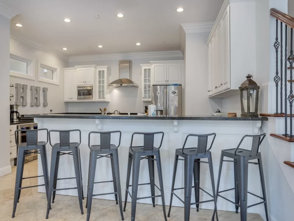 Seven Bedroom Luxury Two Minute Walk To Beach!!!