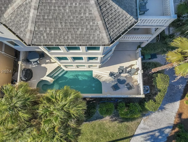 Seven Bedroom Luxury Two Minute Walk To Beach!!!