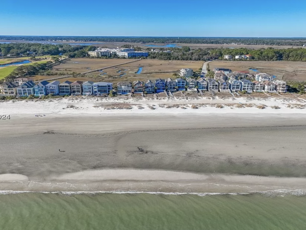 Seven Bedroom Luxury Two Minute Walk To Beach!!!