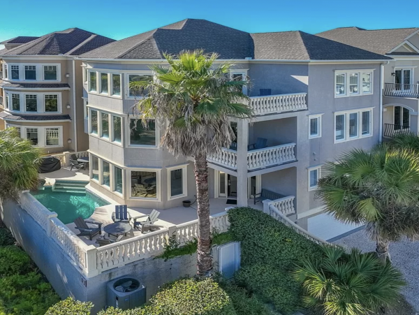 Seven Bedroom Luxury Two Minute Walk To Beach!!!