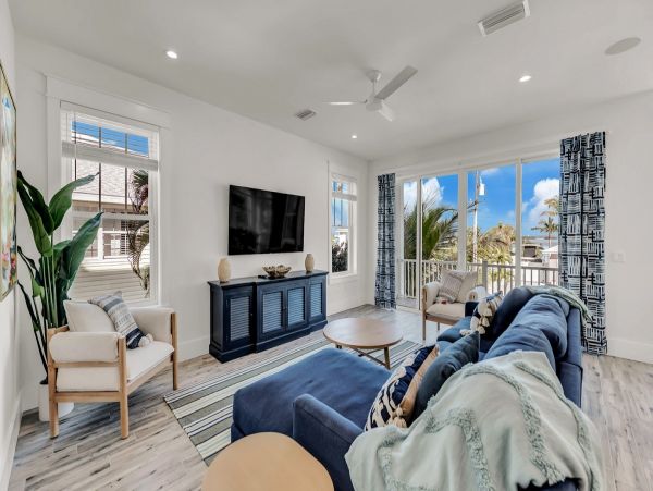 Gorgeous Home in Bradenton with Pool and Close to Beach