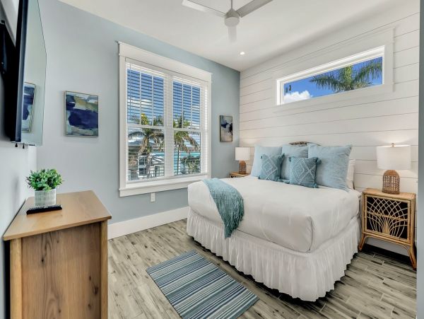 Gorgeous Home in Bradenton with Pool and Close to Beach
